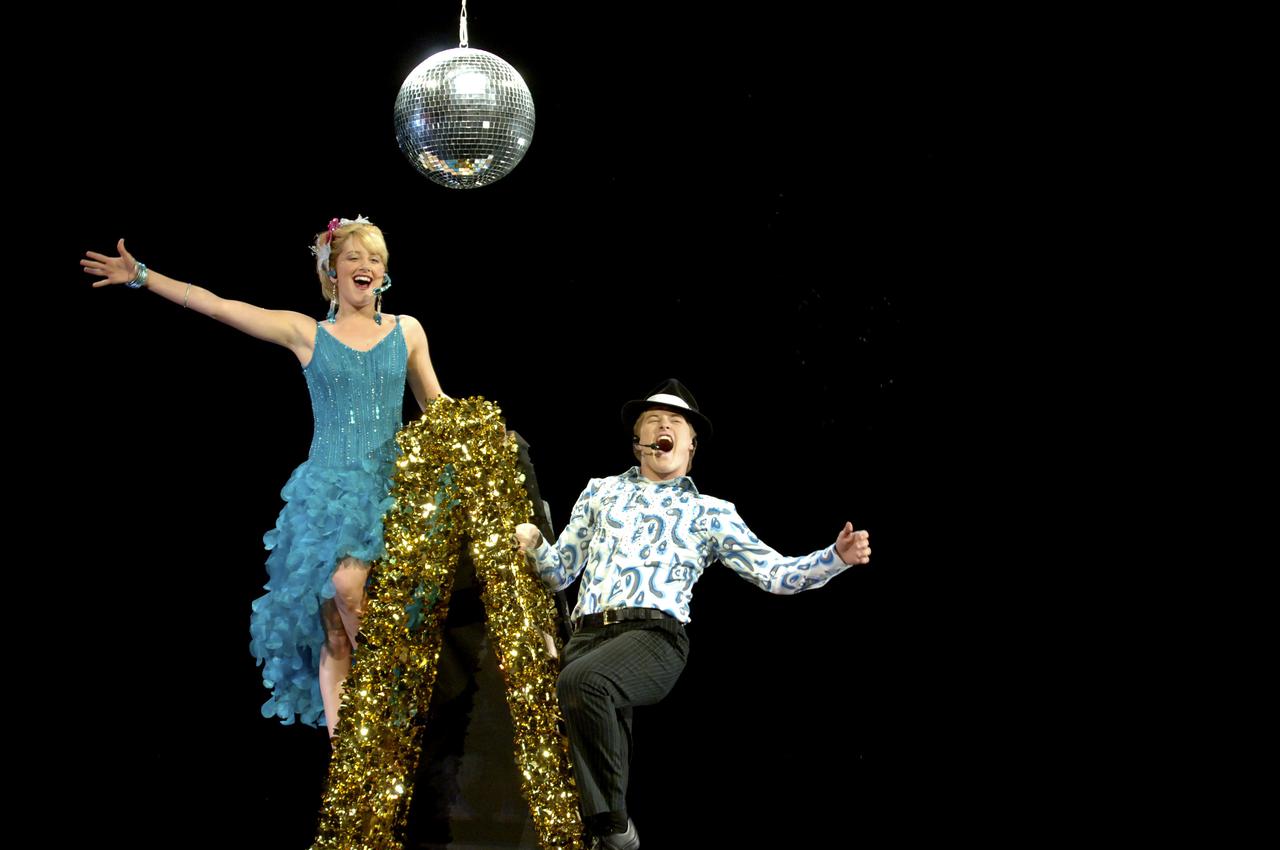 『HSM』キャストが登場する新作『ハイスクール・ミュージカル：ザ・ミュージカル』第8話がついに日本配信！