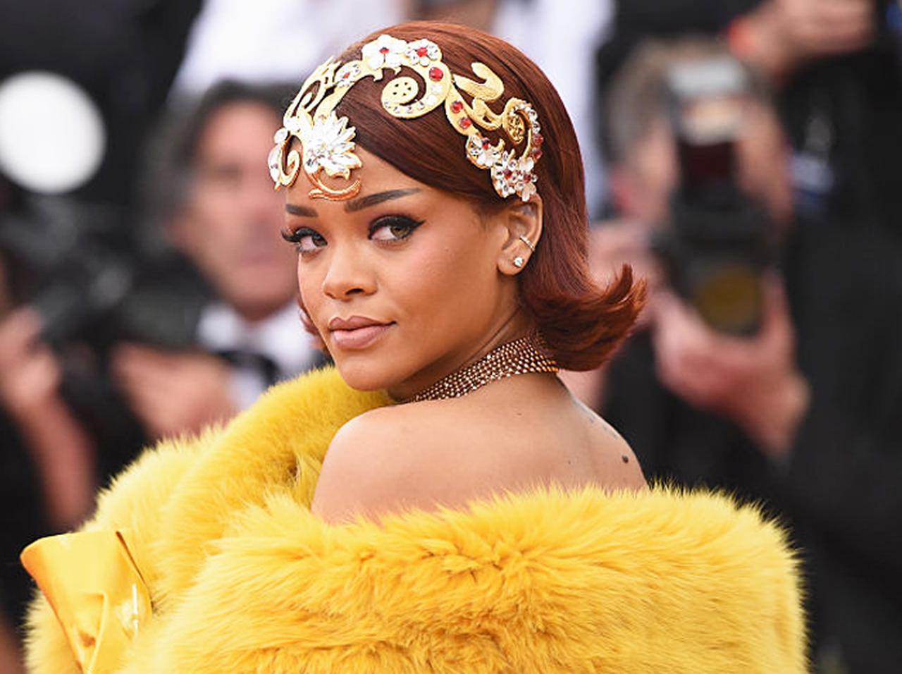 リアーナ、今も語り継がれるメットガラでの「ド派手衣装」への本音を語る