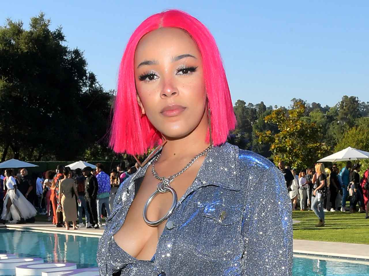 新型コロナ感染のドージャ・キャットが回復を報告 症状に関するファンの質問に答える