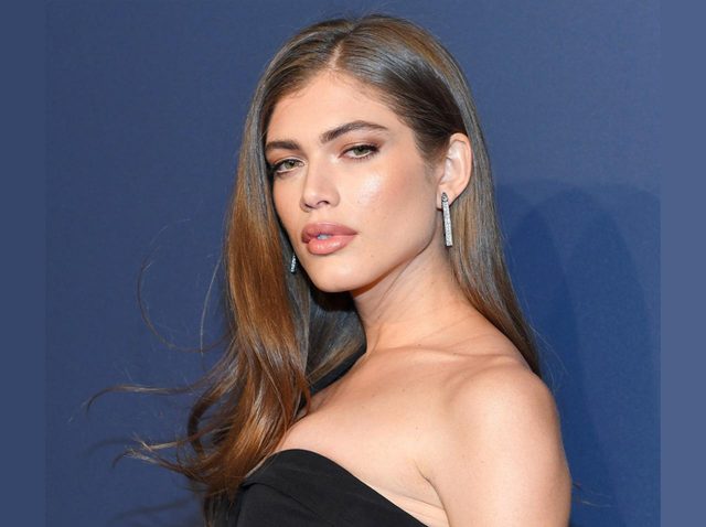 トランスジェンダーモデルのヴァレンティナ・サンパイオ、男性向け水着特集に史上初起用