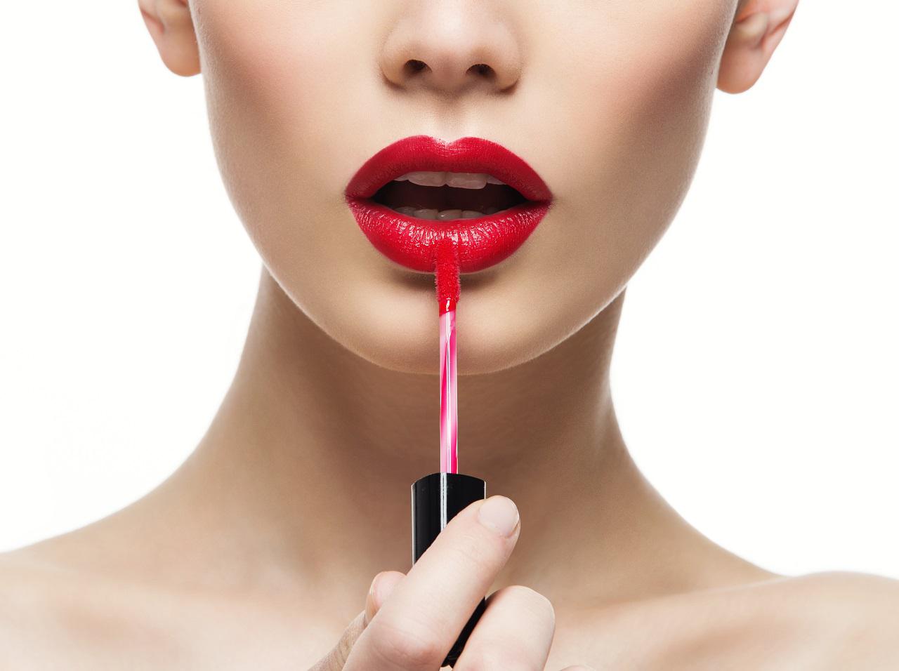 マスクに口紅がつくのを防ぐ！落ちないリップメイクのコツとは？