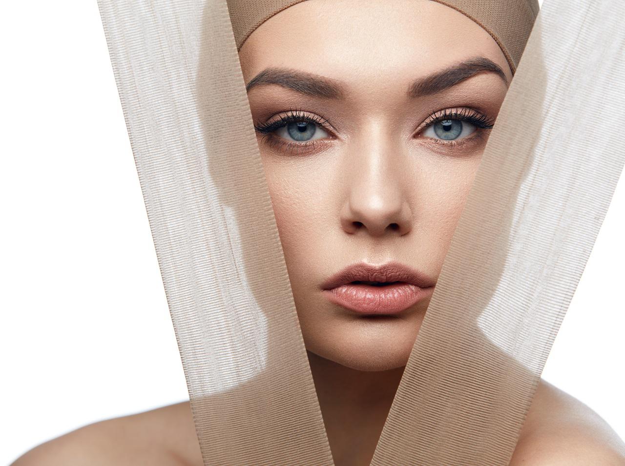 手持ちの「ファンデーション」の仕上がりをチェンジできるプロの塗り方とは?