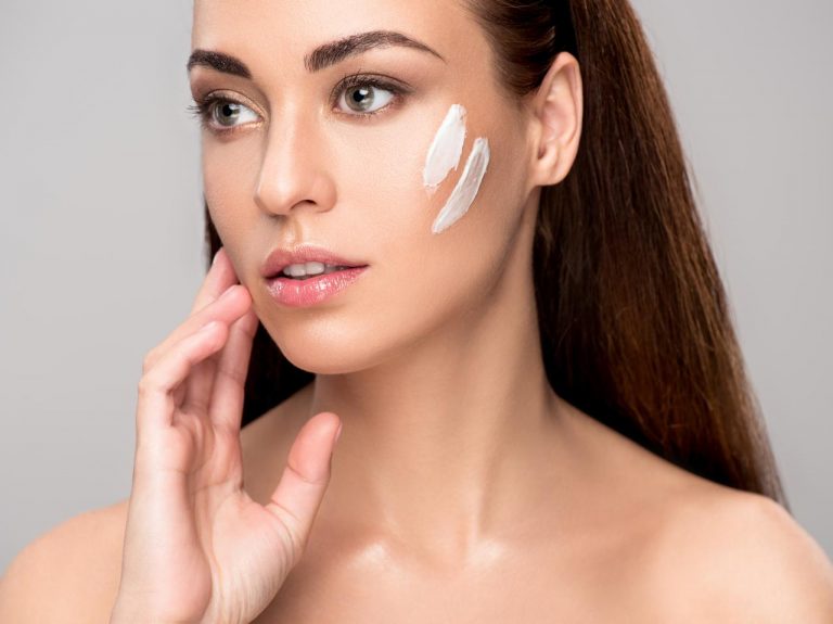 ツヤ肌は「下地」で叶う!テカリにみえない美肌を作るマル秘テク