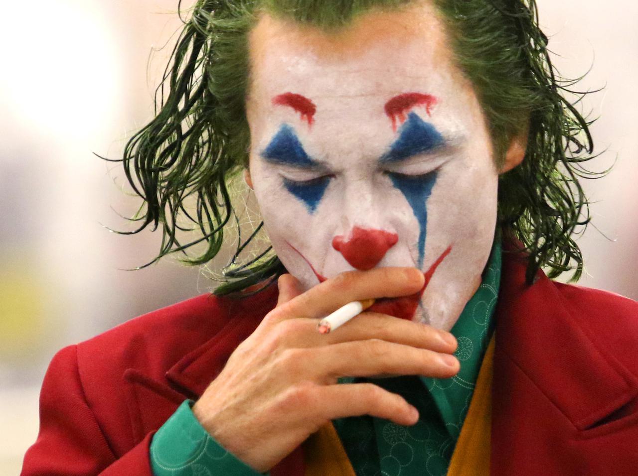 『ジョーカー』ホアキン・フェニックスの“撮影中”写真がかっこよすぎる、監督が公開