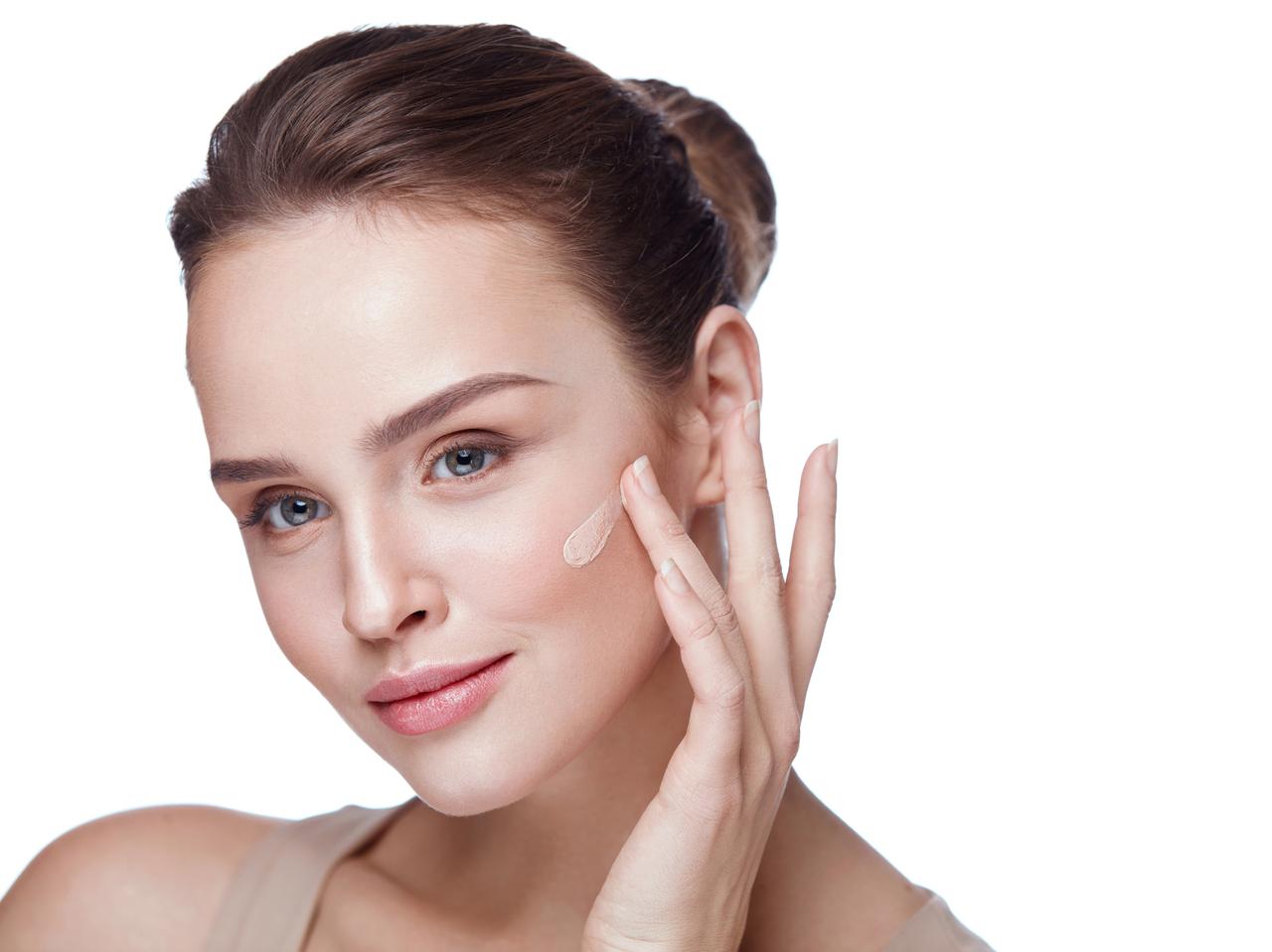 肌悩み別コンシーラーテク！ニキビ、毛穴、シミを隠すカバーメイク方法