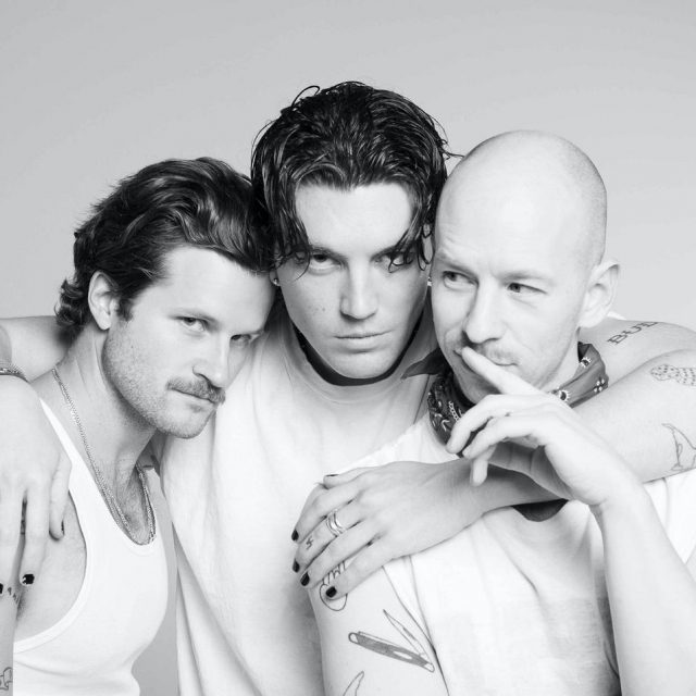 LANY、メンバーの家族が出演した「if this is the last time」のMVで家族愛を描く