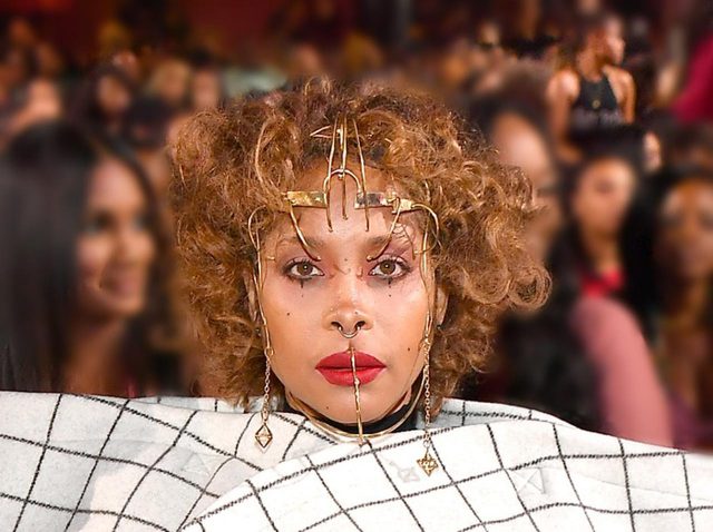 エリカ・バドゥ、テヤナ・テイラーの子供を取りあげる！？