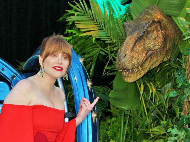 『ジュラシック・ワールド3』の撮影が過酷すぎる…クレア役ブライス・ダラス・ハワードが公開した写真が衝撃的