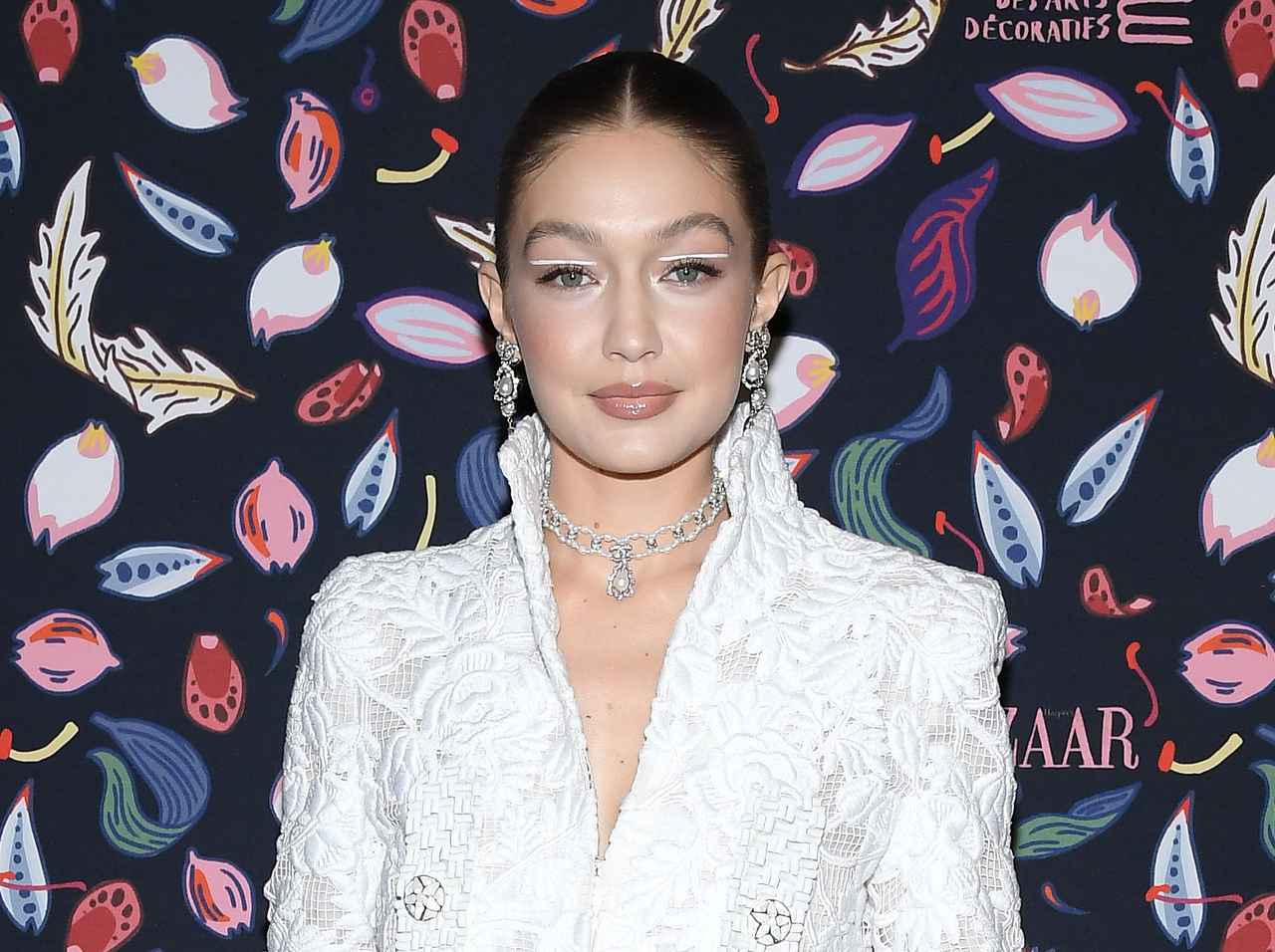 ジジ・ハディッドがリノベーション後の自宅を公開!カラフルで芸術的なインテリアがさすが