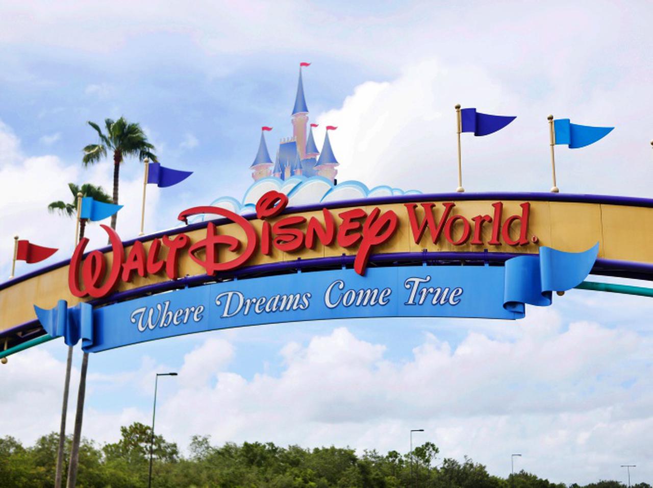 ディズニーランド、あのキャラクターにゲストの安全を守る「特別な任務」を与える