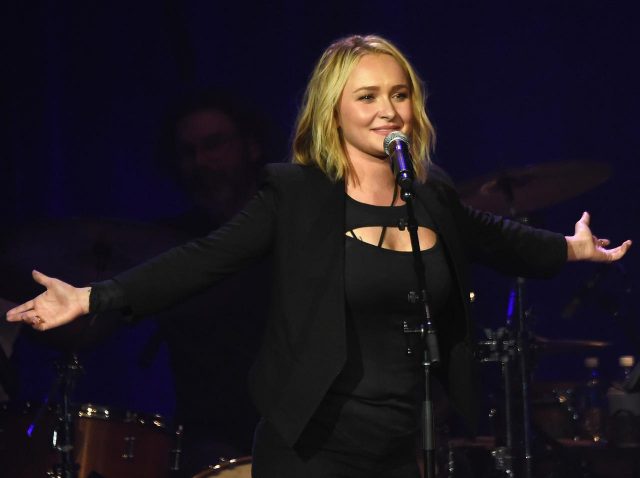 ヘイデン・パネッティーアがDV恋人と決別「この男が二度と誰も傷つけないよう…」