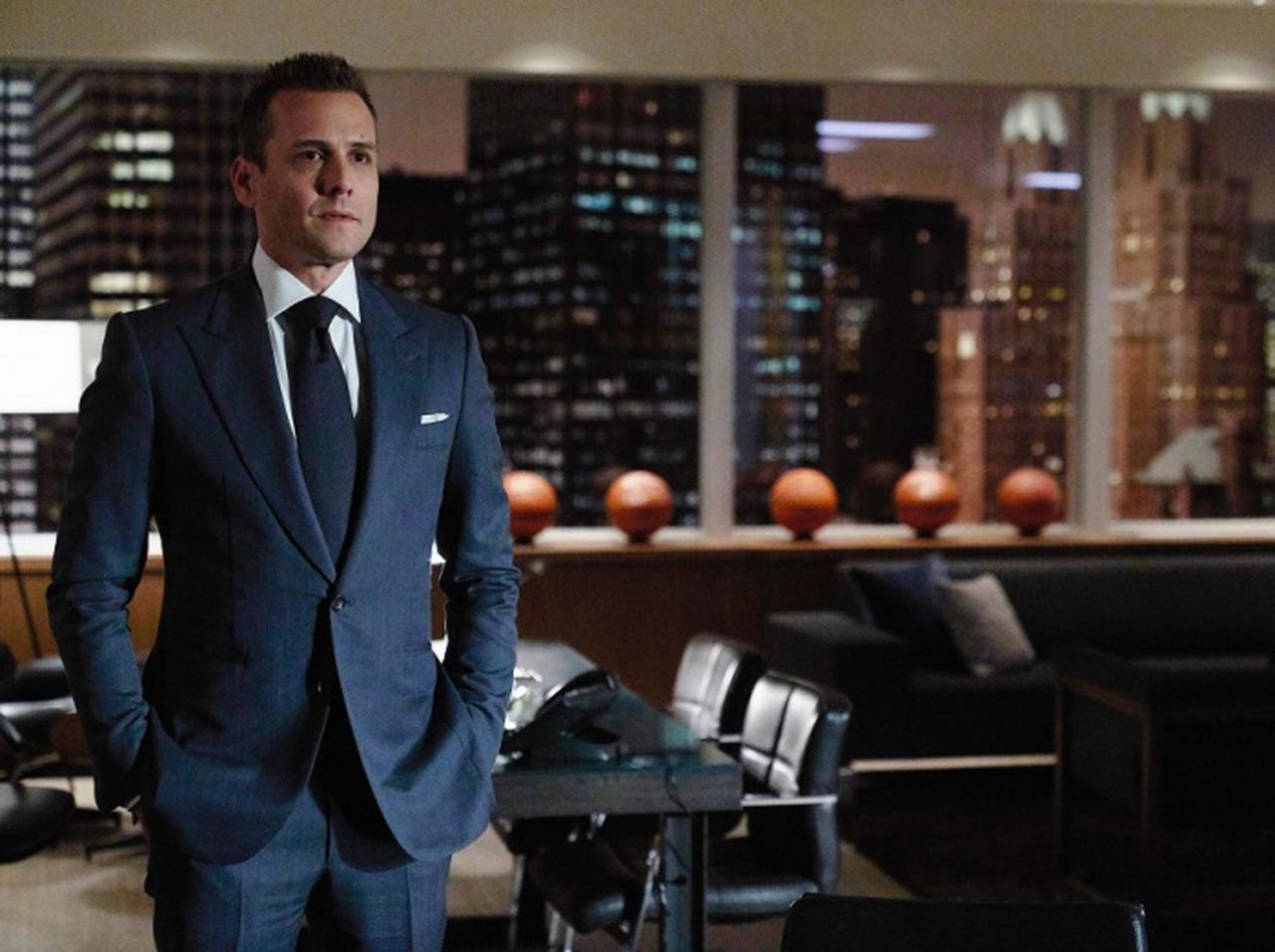 『SUITS/スーツ』のWEB会議で使える“ハーヴィーのオフィス壁紙”が登場！ファイナル・シーズンのDVD発売も決定