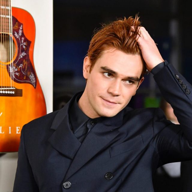 “唯一のシングル”だった人気俳優、いきなり「新恋人のヌード写真」を公開してファン騒然
