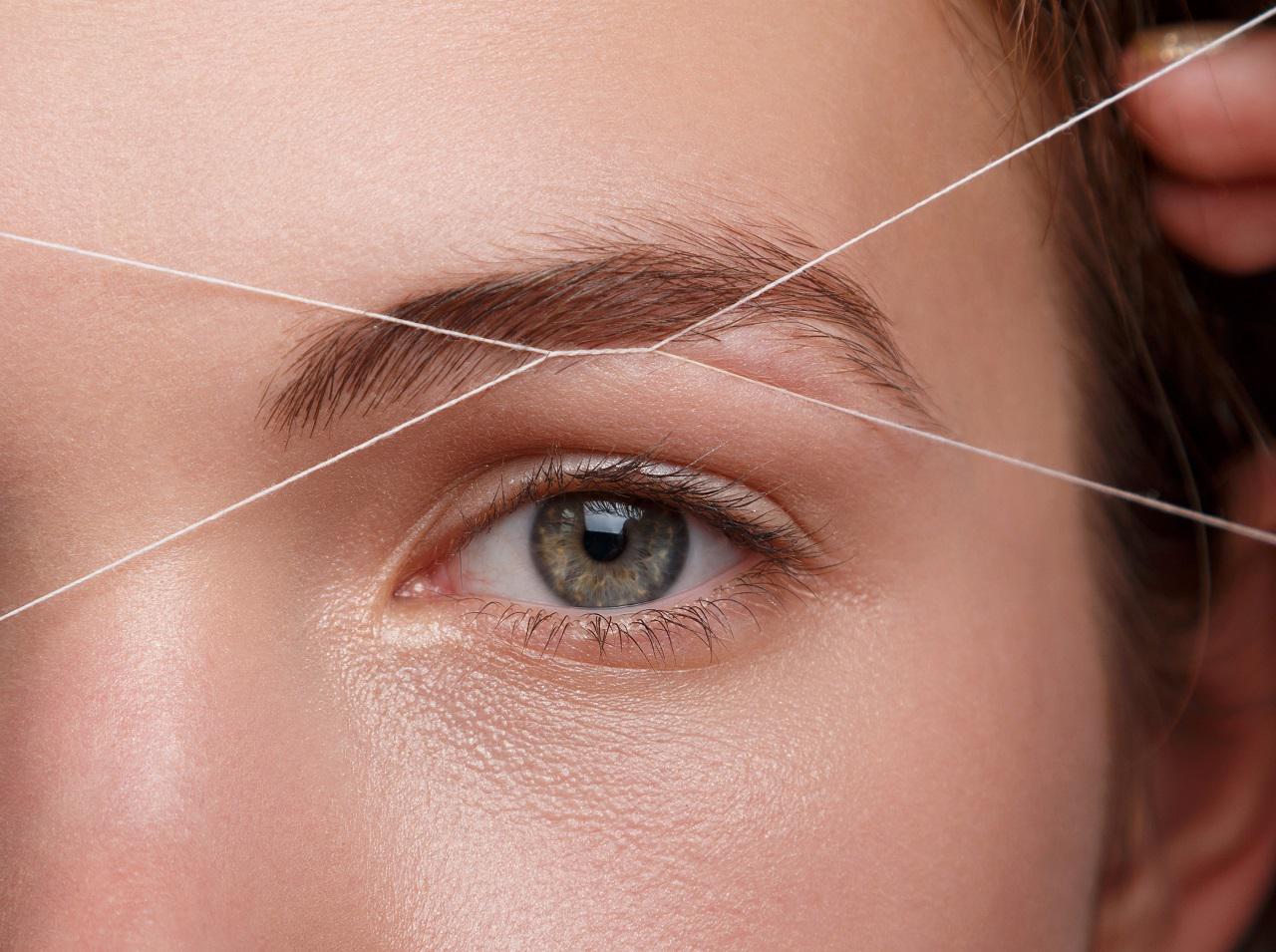 糸で顔のムダ毛をケアする脱毛法「スレッディング」って?