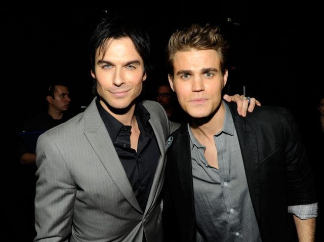 『ヴァンパイア・ダイアリーズ』を見て号泣するファンにサルバトーレ兄弟が「連携プレー」で神対応