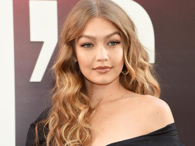 こなれ感たっぷりの「ビーチヘア」の作り方をジジ・ハディッドのヘア担当が伝授！