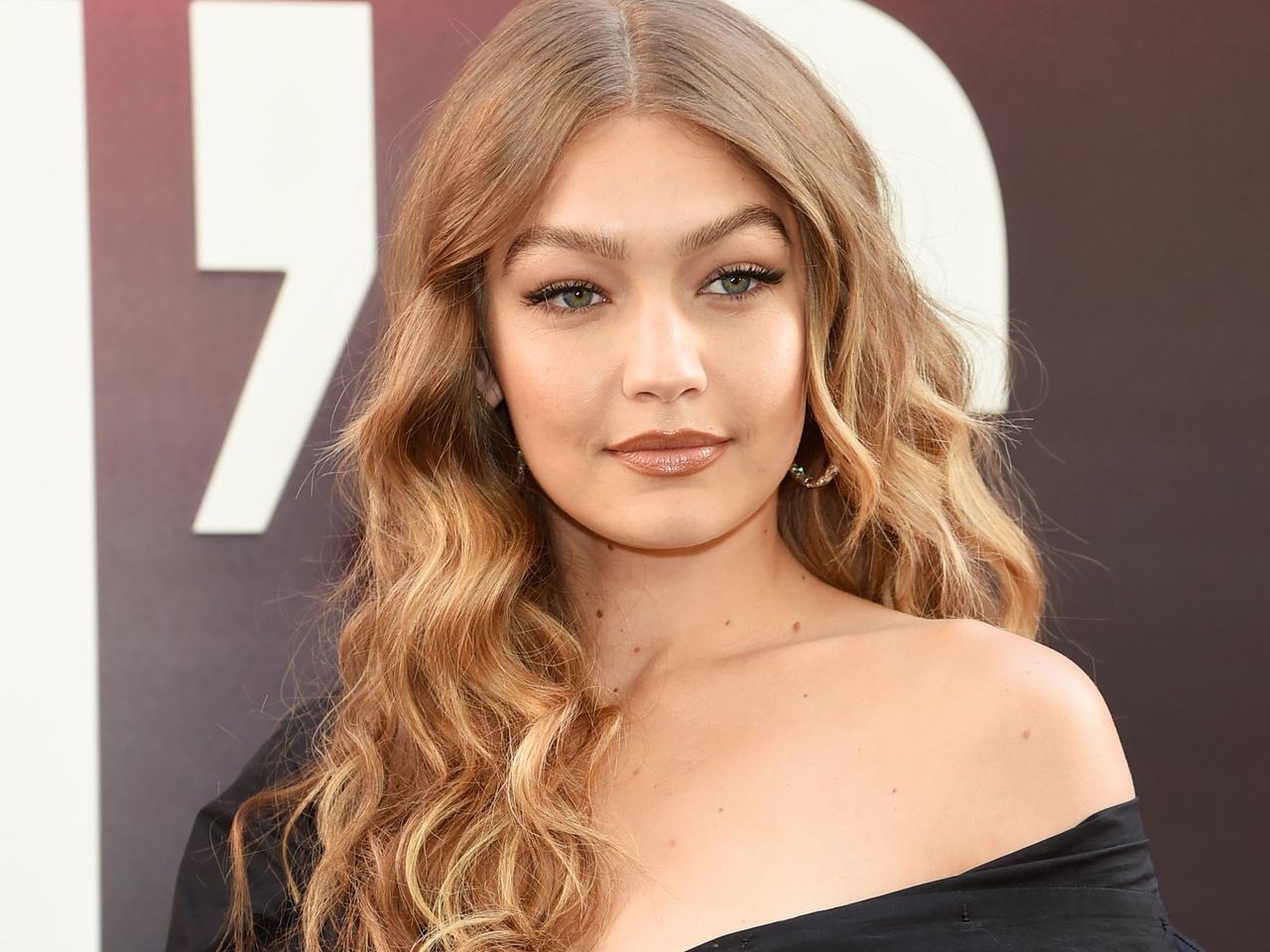 こなれ感たっぷりの「ビーチヘア」の作り方をジジ・ハディッドのヘア担当が伝授!