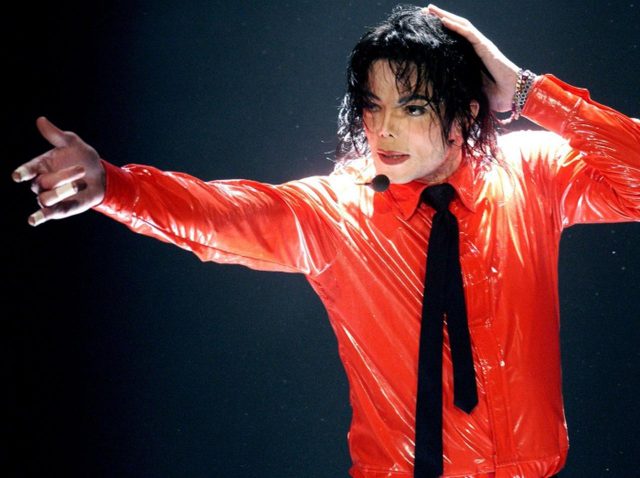 マイケル・ジャクソンに「激似」の10代女性がバズる