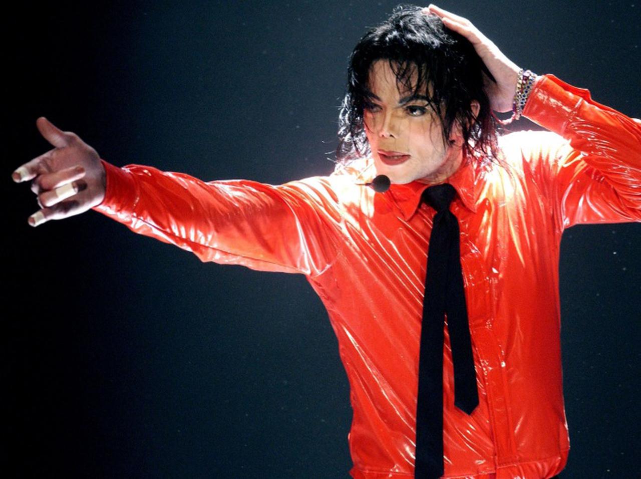 マイケル・ジャクソンに「激似」の10代女性がバズる