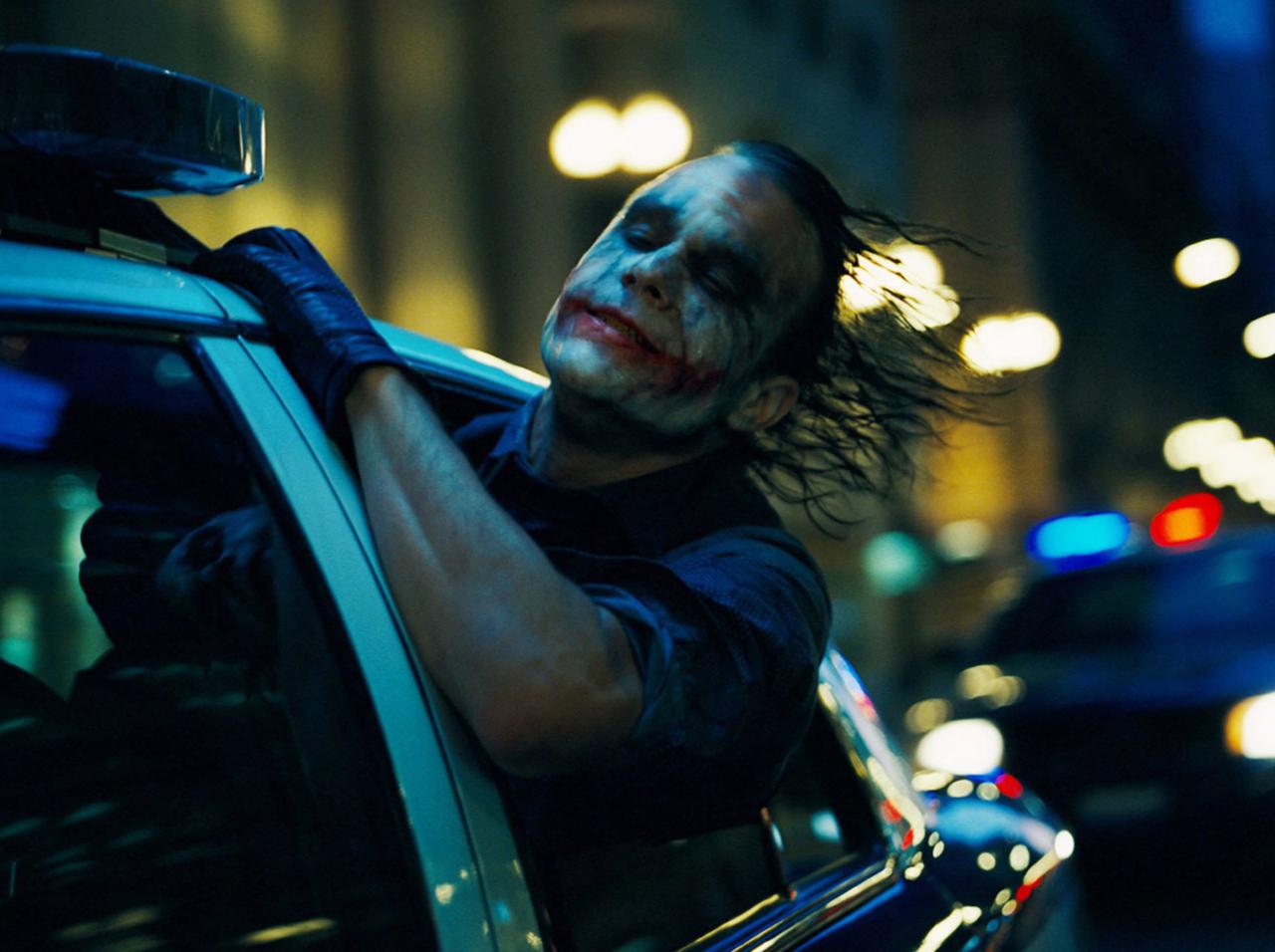 『ダークナイト』制作陣、「ジョーカーのバカ騒ぎ」を“現実社会”で実行しようとしていた