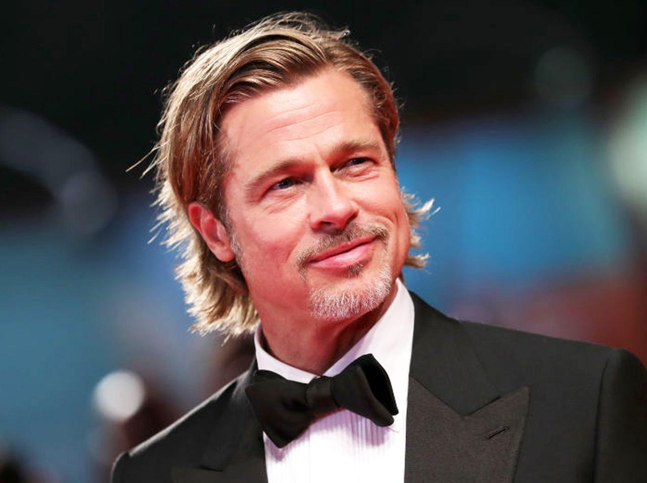 ブラッド・ピット、29歳年下モデルとの「お忍び旅行」が激写 10代のようにイチャつく