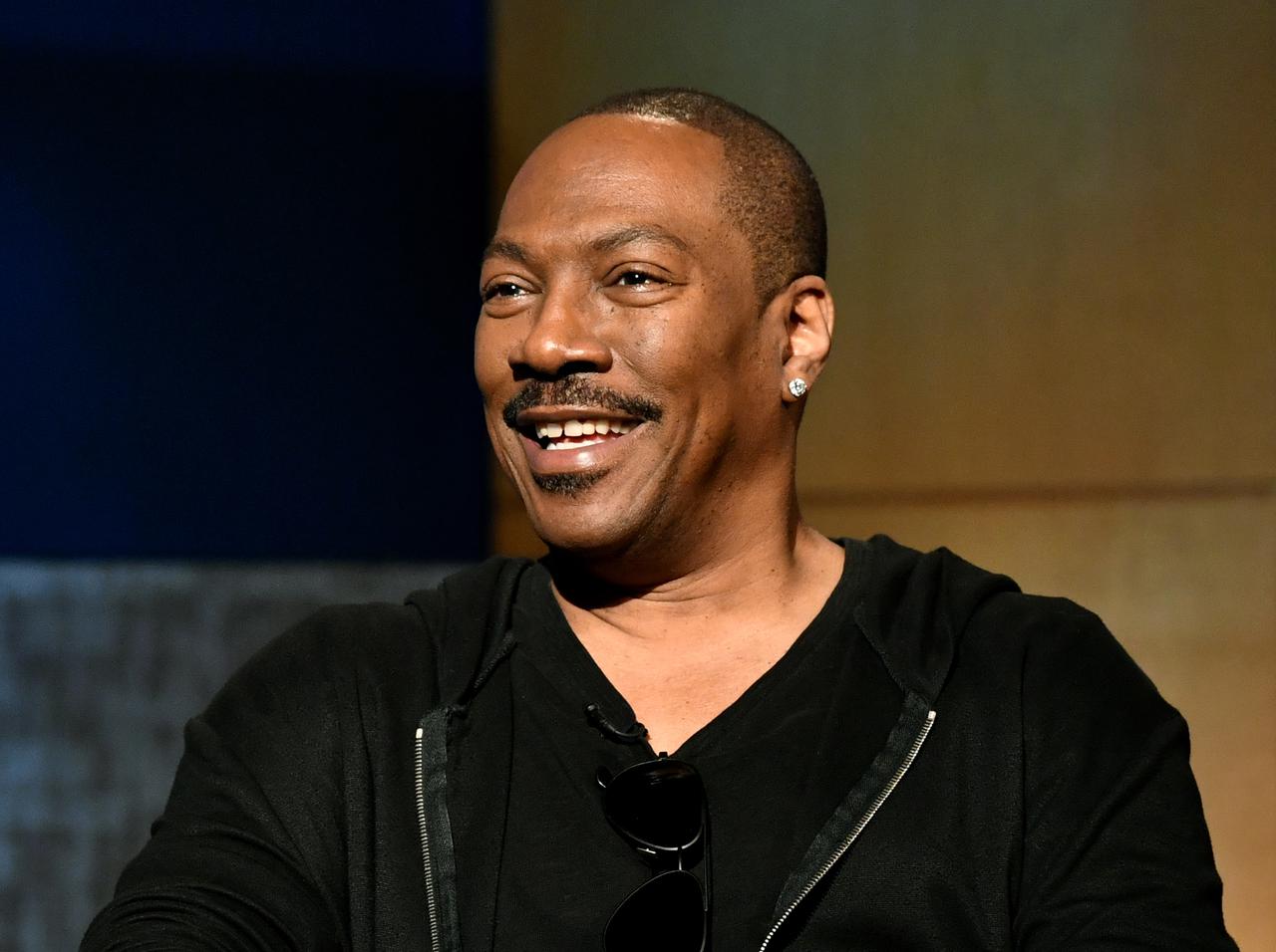 『星の王子 ニューヨークへ行く』エディ・マーフィ、1人で複数のキャラをふたたび演じる!