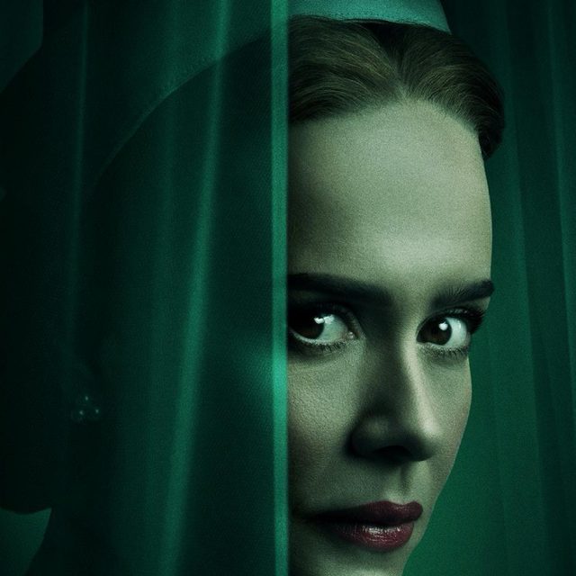 サラ・ポールソン×ライアン・マーフィーがあの「狂気の看護婦」の物語をNetflixシリーズ『ラチェッド』で描く【予告編】