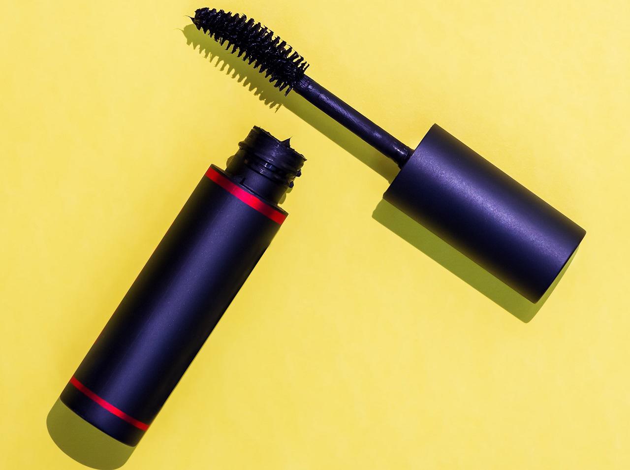 まつげが最大300%伸びる!?海外の「ファイバーマスカラ」が話題