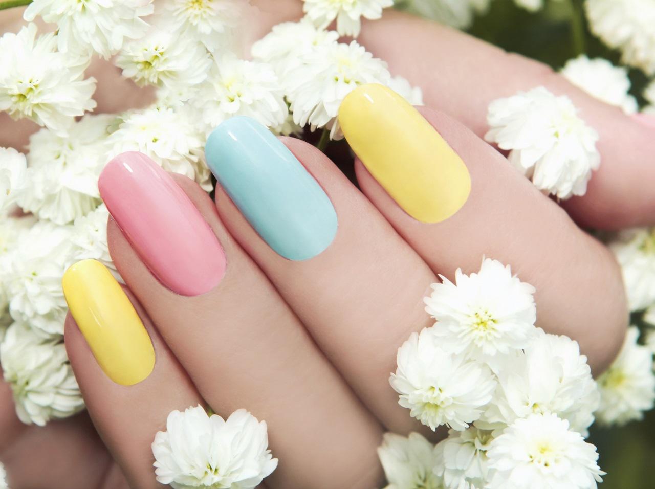 爪をパウダーにイン!「ディップネイル」が海外で話題