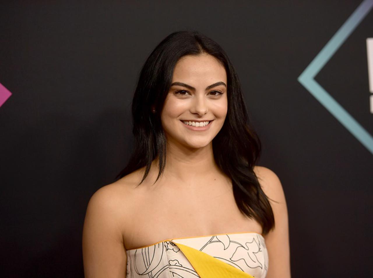 カミラ・メンデス、ラテアートのデザインが完全にアウト