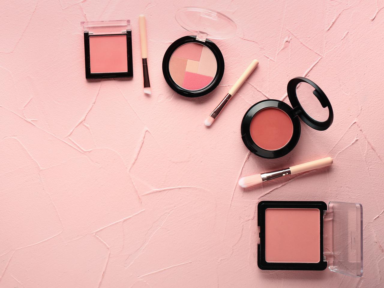 チークの入れ方で変わる!?“目の印象”を際立たせるプロのテクニック