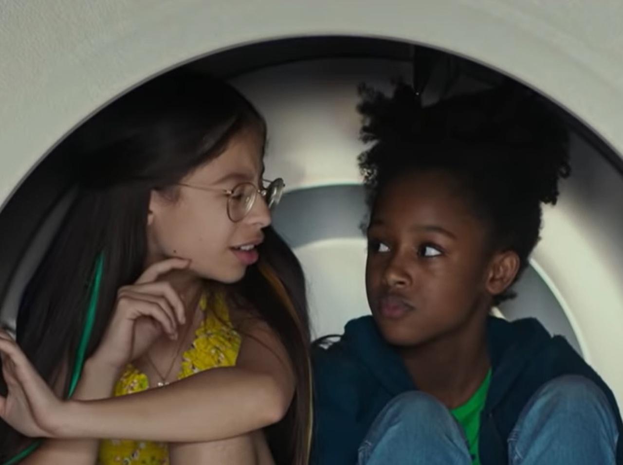 Netflixが11歳の少女を性的に表現したポスターを謝罪、署名が立ち上がるほどの問題となっていた