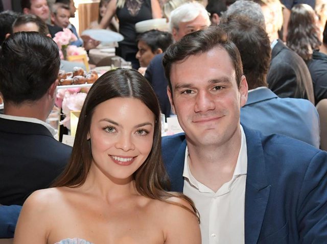 『ハリポタ』のパンジー役、プレイボーイ誌の創刊者の息子との子供を出産