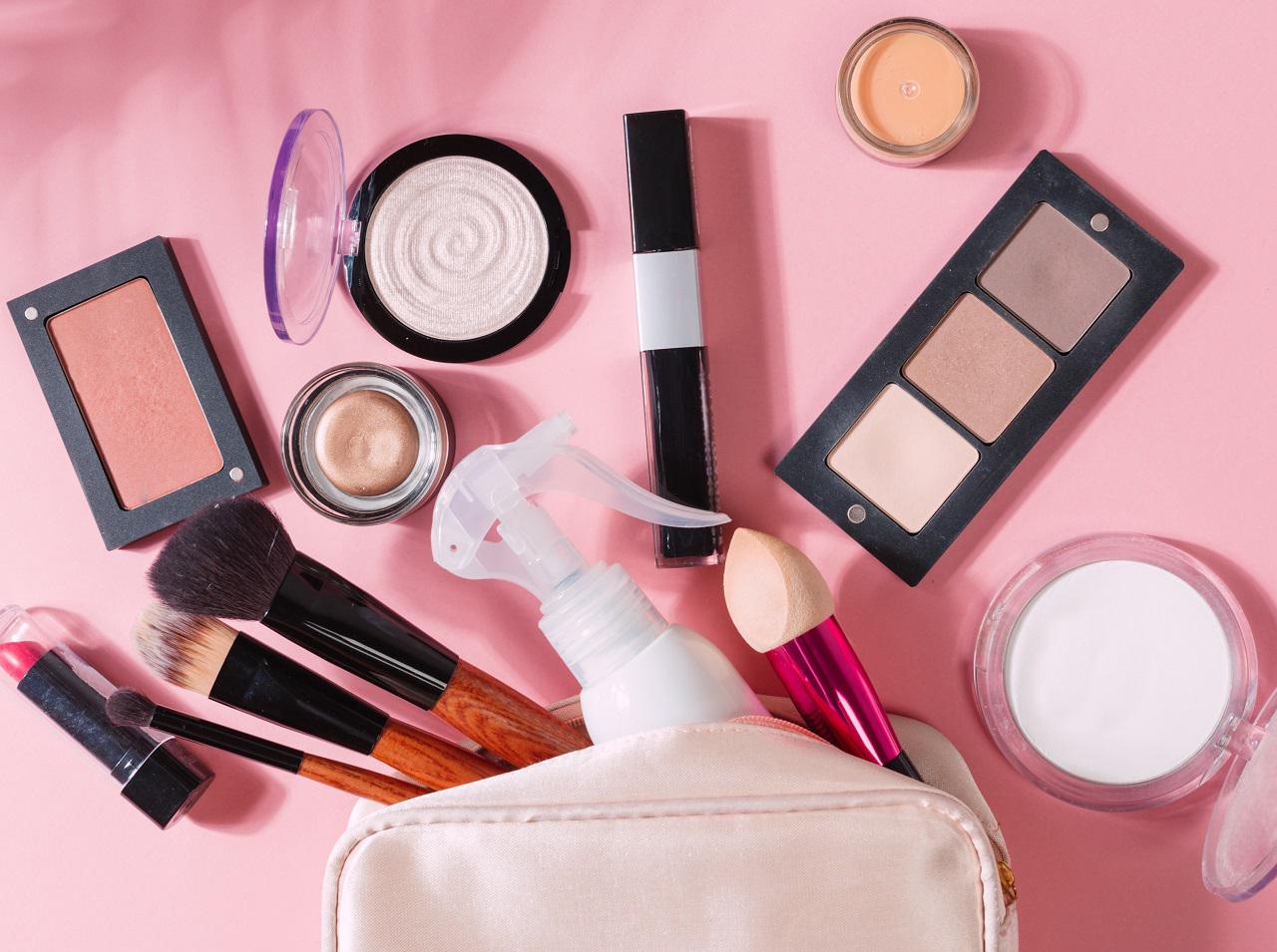 5つ星レビューがダントツに多い！海外で爆発的人気を誇るコスメとは？