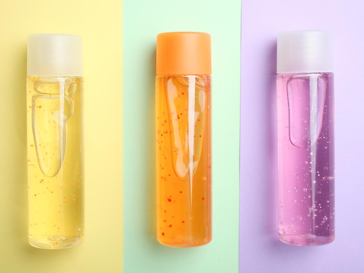 化粧水と美容液をひとつに!最新スキンケア「トナーセラム」が人気を集めるワケ