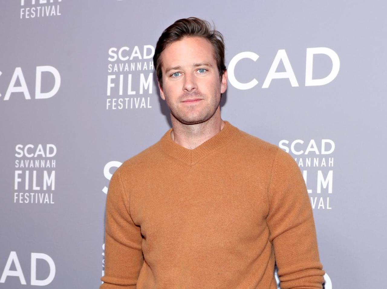 アーミー・ハマー、“人気俳優の娘”の次は「人気俳優の元妻」とデート