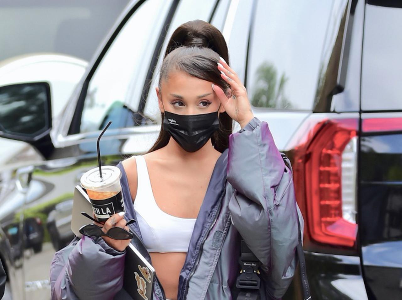 リリースはもうすぐ！？アリアナ・グランデが新曲と思われる音源の一部と歌詞を投稿