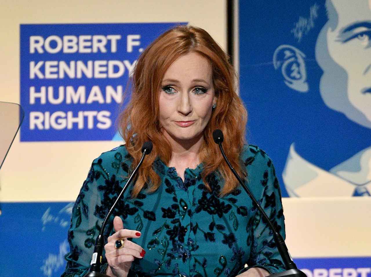 『ハリポタ』作者がまたも物議、トランス差別グッズを販売するサイトを宣伝