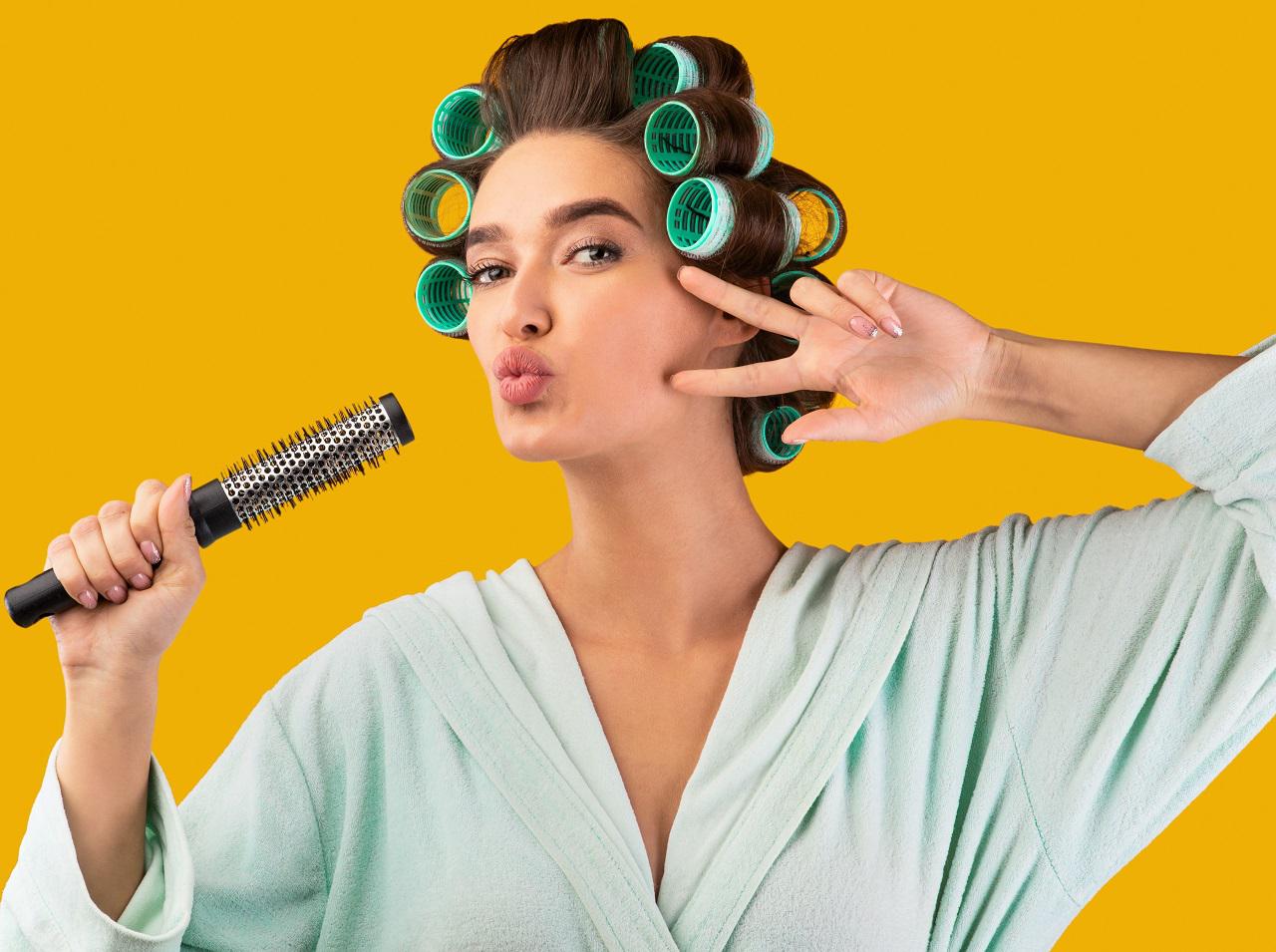 色んな巻き髪アレンジが叶う！種類ごとに仕上がりが変わるヘアカーラー4選