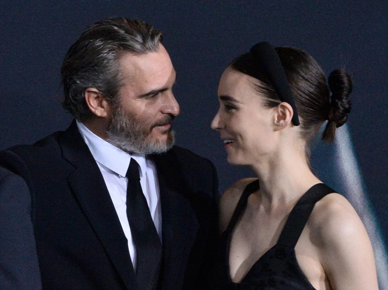 ホアキン・フェニックスとルーニー・マーラに第1子誕生、名前は今は亡き兄「リヴァー」より