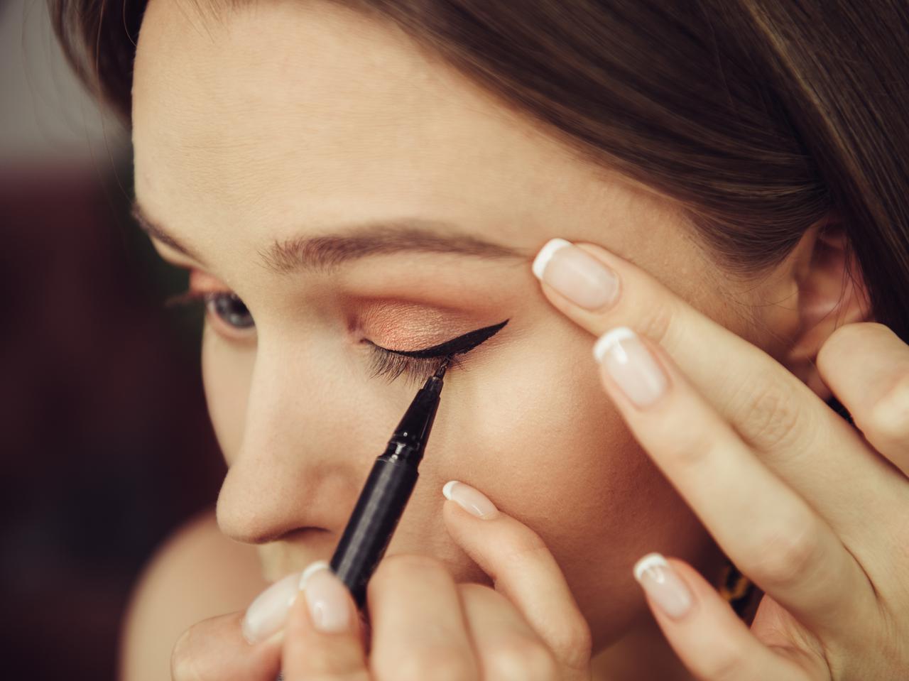 マンネリ解消!アイラインのオシャレな引き方5つ