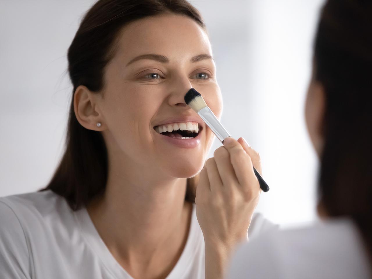 一瞬で鼻筋美人に!超自然に見えるノーズシャドウの裏ワザ