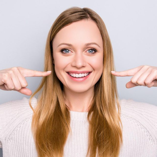 自宅で「白い歯」を目指す！セレブに人気の歯科医が教える3つの方法