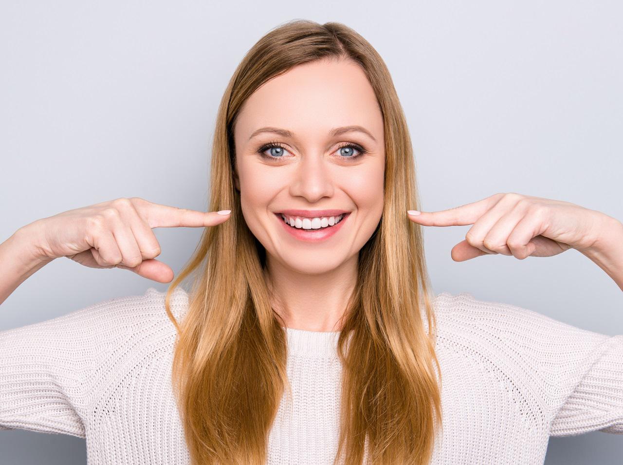 自宅で「白い歯」を目指す！セレブに人気の歯科医が教える3つの方法