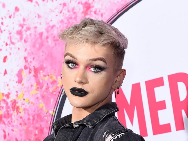 フォロワー50万人超え17歳メイク男子が死亡、親友が後悔の念を綴る