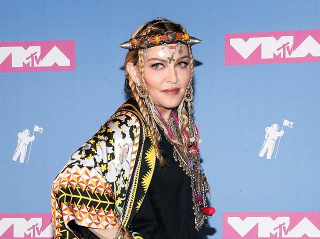 マドンナ、自伝映画で監督と共同脚本を務めることが明らかに