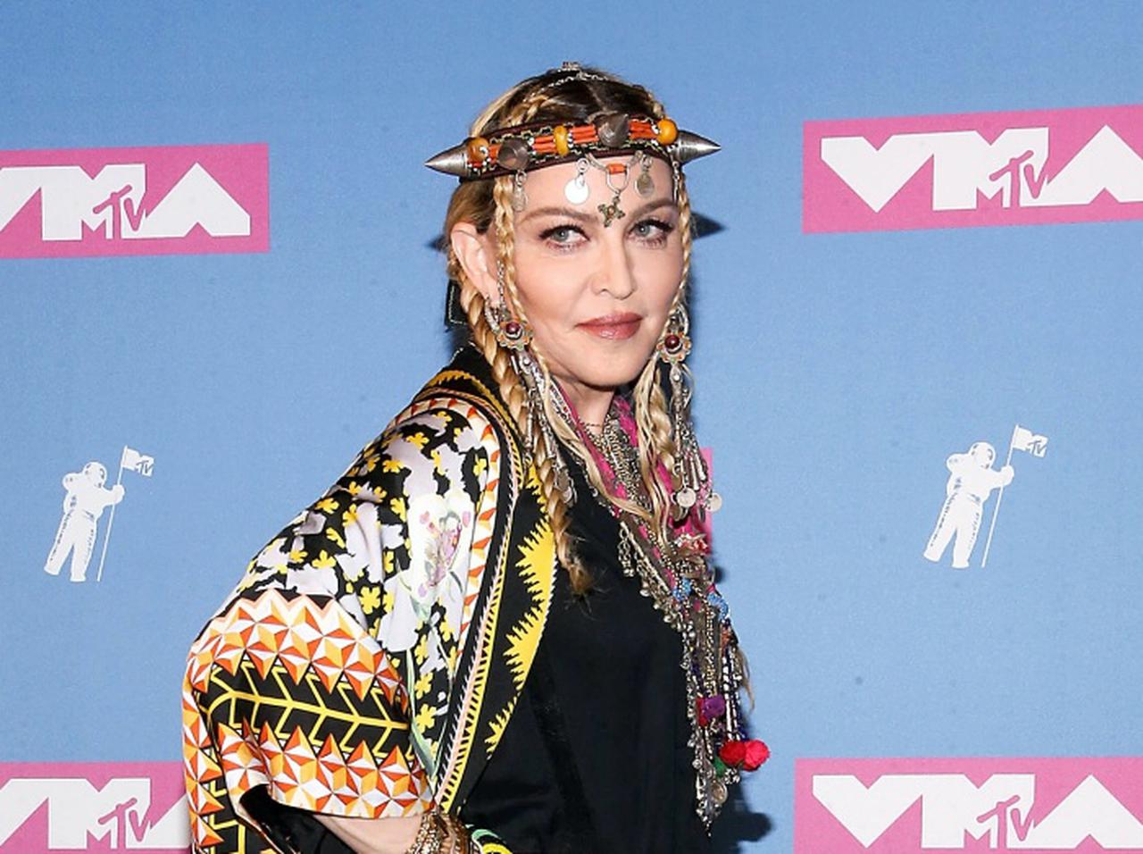 マドンナ、自伝映画で監督と共同脚本を務めることが明らかに