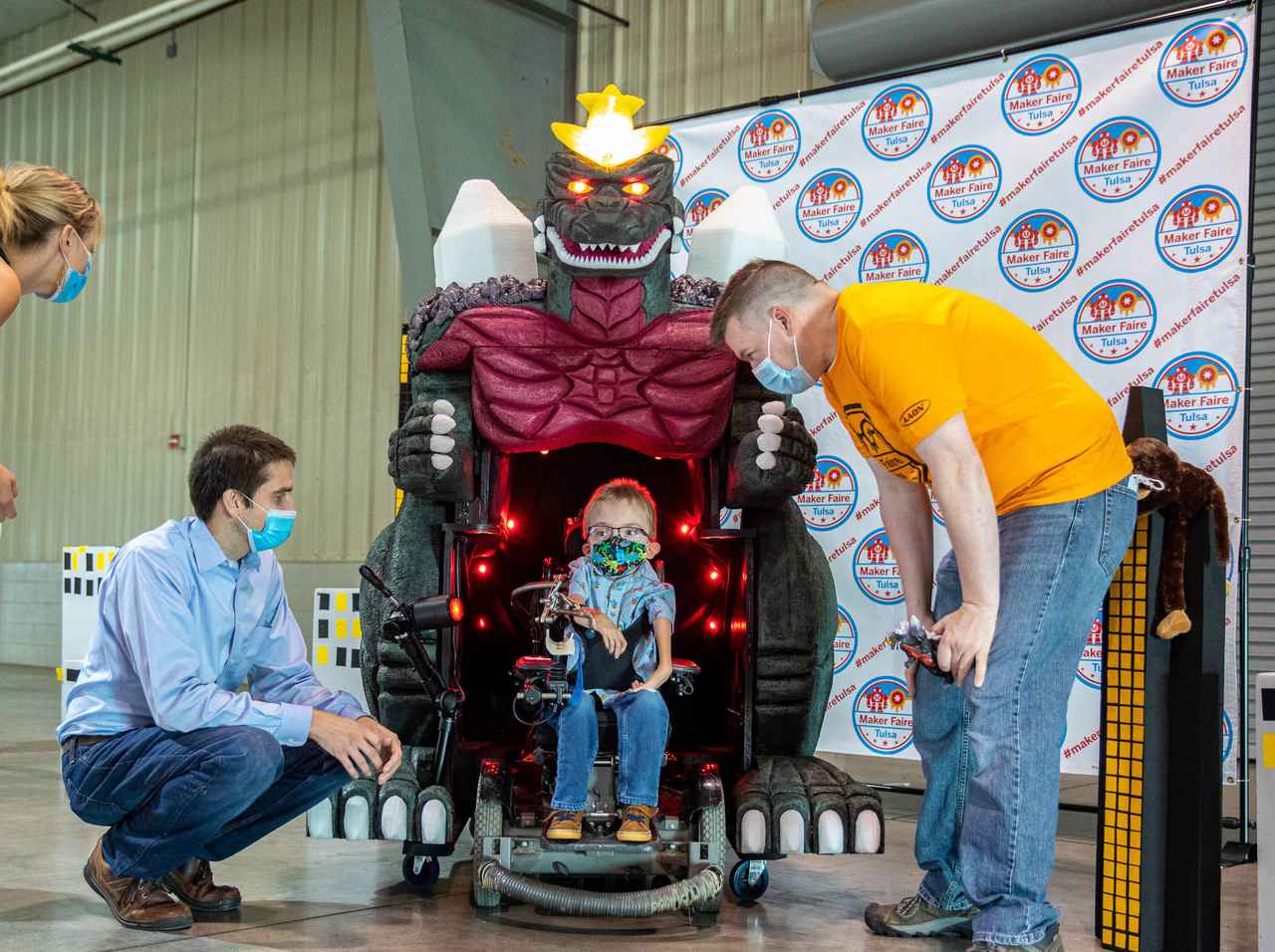 特撮ファンの子供のために作られた「ゴジラの車いす」がかっこよすぎる