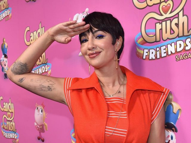 『オレンジ・イズ・ニュー・ブラック』のフラッカ役が婚約！『OITNB』のキャストもお祝い