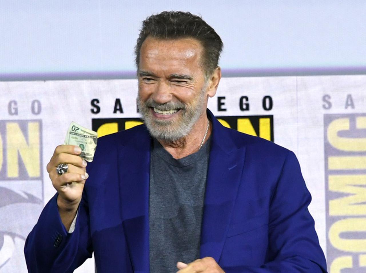 アーノルド・シュワルツェネッガー、ネット掲示板で『ターミーネーター』のグッズを購入